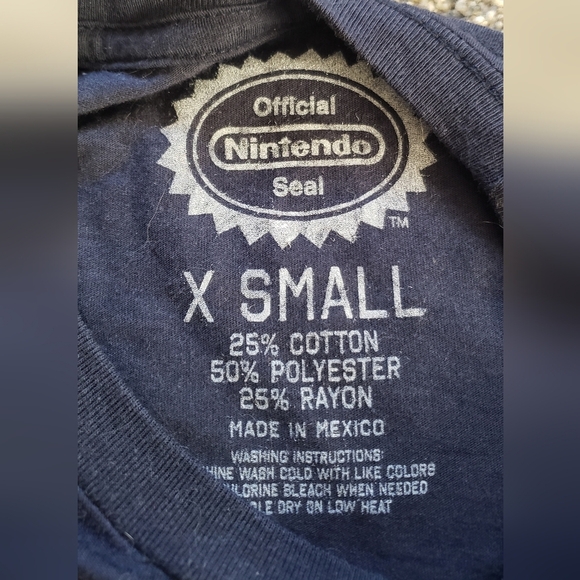 Nintendo | Animal Crossing Graphic Tshirt - Picture 2 of 5